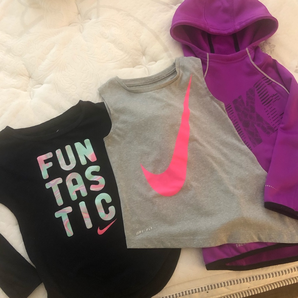 Girls Nike Lot: Size 4